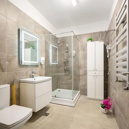 Endless Summer 64 Pools Prarking Apartament *