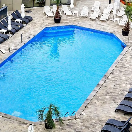 Endless Summer 64 Pools Prarking * Năvodari